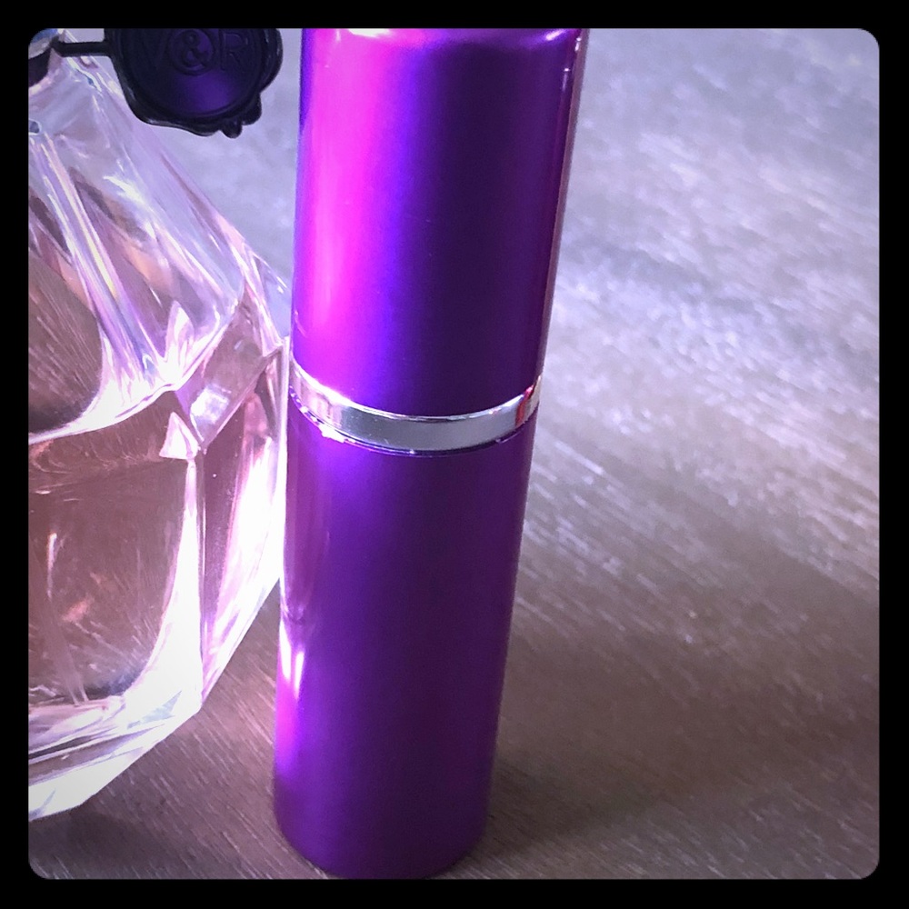 .34oz Viktor & Rolf Flowerbomb travel spray!